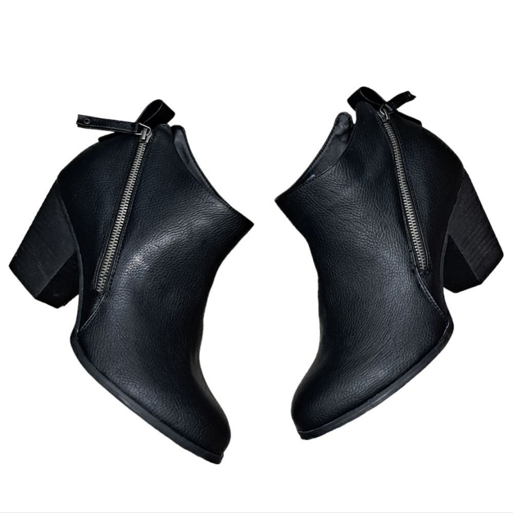 Torrid Side Zip Heel Bootie Black Size 11 WW